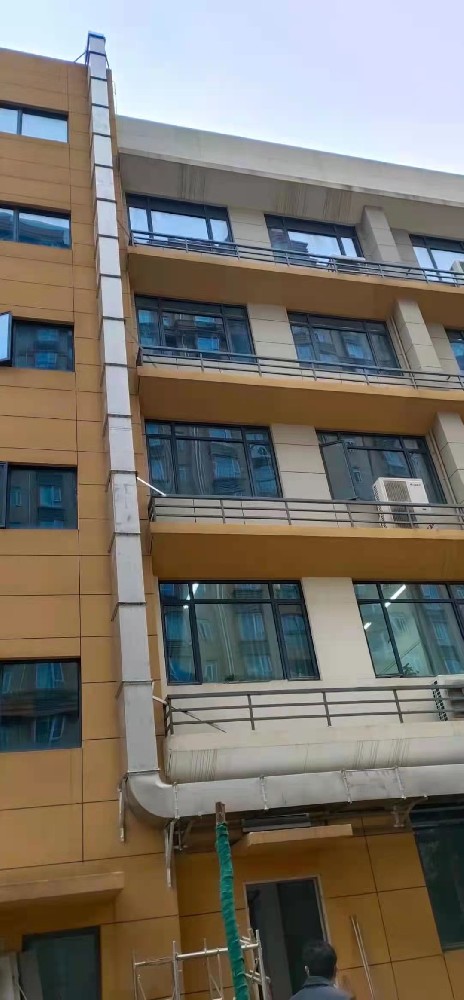 不銹鋼焊接風管加工廠空調(diào)通風